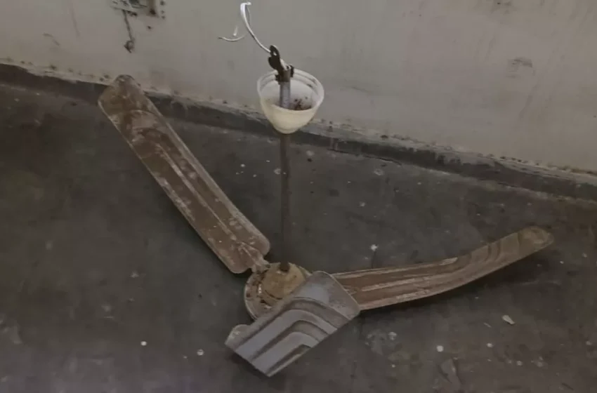  रत्नागिरी न. प. शाळेत पंखा कोसळून शिक्षिका जखमी