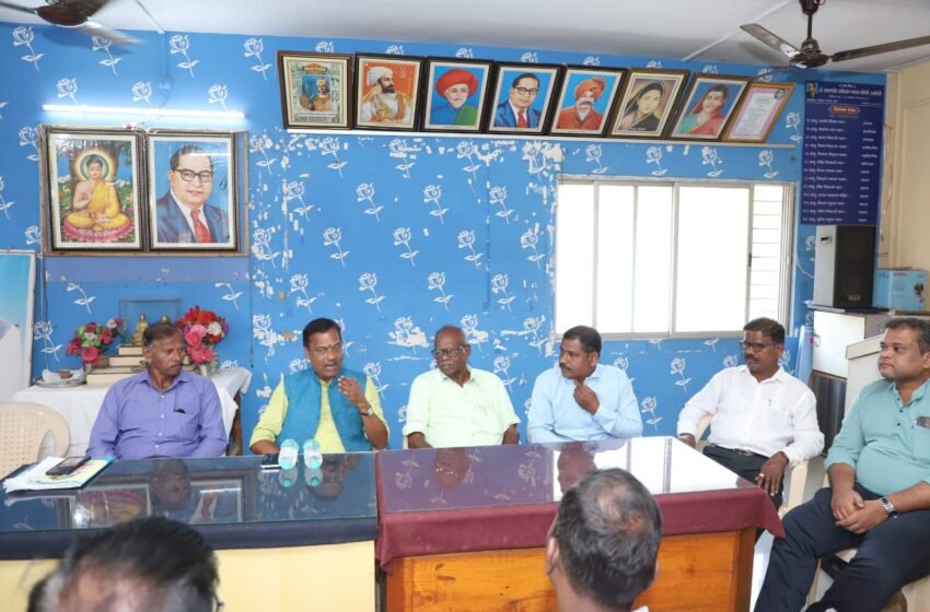  रत्नागिरीत आंबेडकरवादी कार्यकर्त्यांची बैठक; उद्धव बाळासाहेब ठाकरे पक्षाला भीमशक्तीचा पाठिंबा !