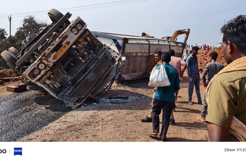  हातखंबा घाटात अपघातांची मालिका कायम; कीटकनाशक वाहून नेणारा टँकर लटला