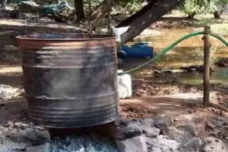  मेर्वी येथे हातभट्टी दारु विक्रीवर पोलिसांचा छापा