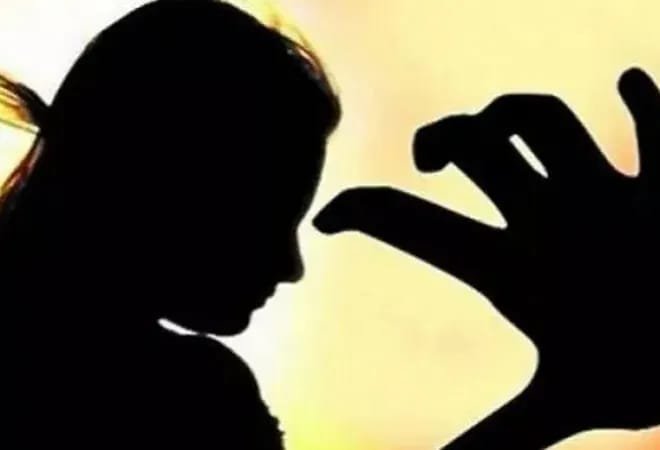  रत्नागिरी हादरली! महाविद्यालयातील शिक्षकाकडून अल्पवयीन विद्यार्थिनीवर ५ वर्षे अत्याचार