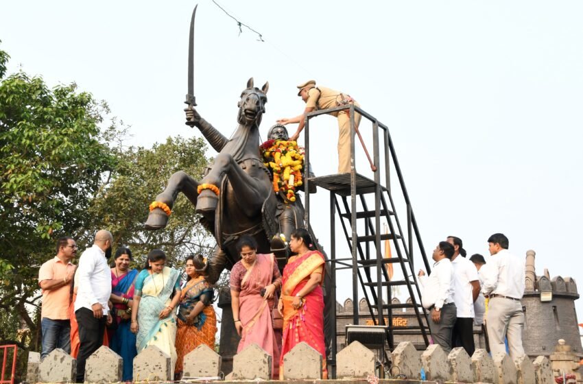  ढोल ताशांच्या निनादात आणि लेझीमच्या गजरात शिवजयंतीचा अभूतपूर्व उत्साह; पोलीस बँडची मानवंदना