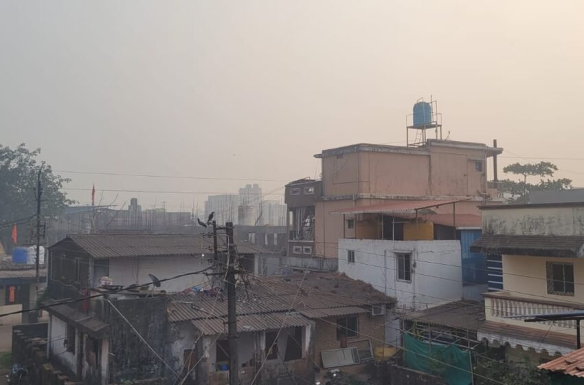  डम्पिंग ग्राउंडच्या धुराने कोकण नगरचा श्वास कोंडला