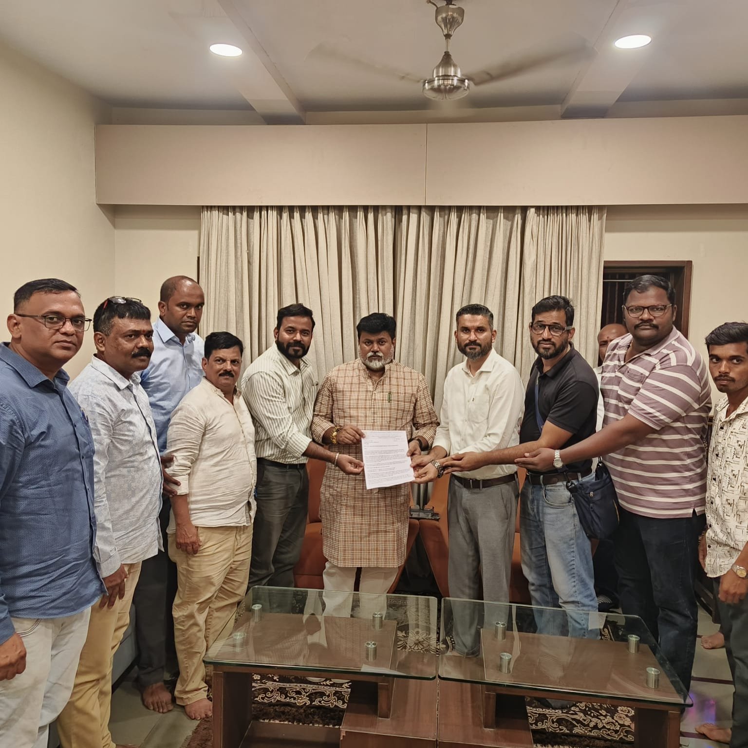 सौर धोरणातील बदलांबाबत उद्योगमंत्री उदय सामंत यांची भेट