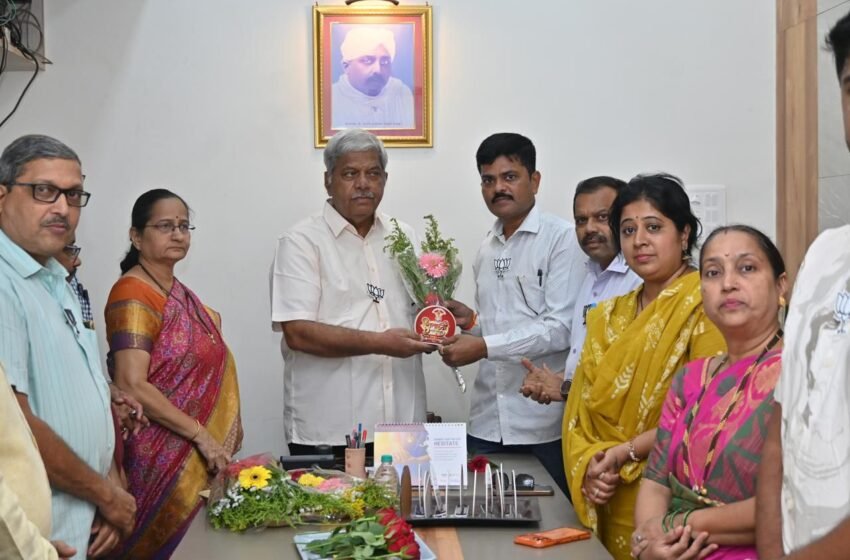  दी न्यू एज्युकेशन सोसायटीच्या सभागृहाला भारतरत्न अटल बिहारी वाजपेयी स्मृती सभागृह