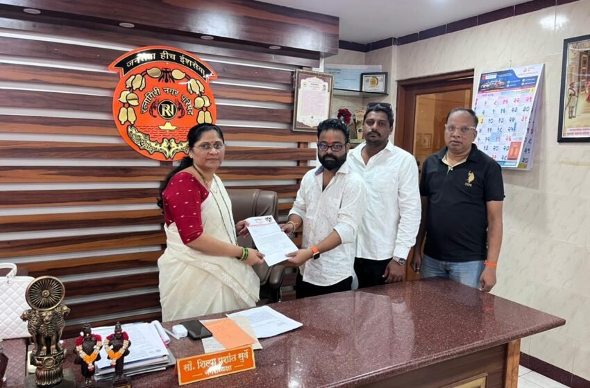  साळवी स्टॉप येथील भागोजीशेठ कीर पुतळ्याजवळ प्रकाश व्यवस्था करा