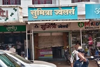  रत्नागिरी शहरात चोरट्यांचा धुमाकुळ; मारुती मंदिर येथील ‘सुमित्रा ज्वेलर्स’वर डल्ला