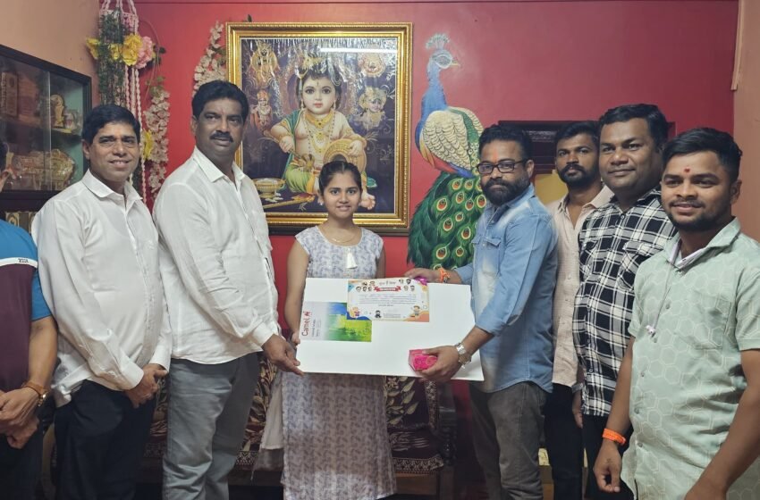  चित्रकला स्पर्धेत प्रथम क्रमांक मिळवणाऱ्या वेदा पाडावेचा ठाकरे युवासेनेकडून गौरव