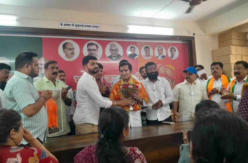  युवा मोर्चा प्रदेशाध्यक्ष कृष्णराज महाडिक यांचे रत्नागिरीमध्ये ढोल ताशांच्या गजरात स्वागत