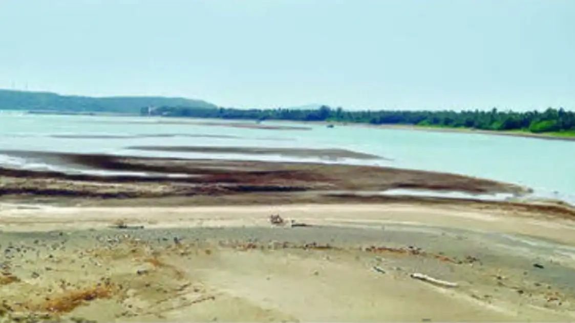 भाट्ये खाडी मुखाजवळ उभारणार बंधारा