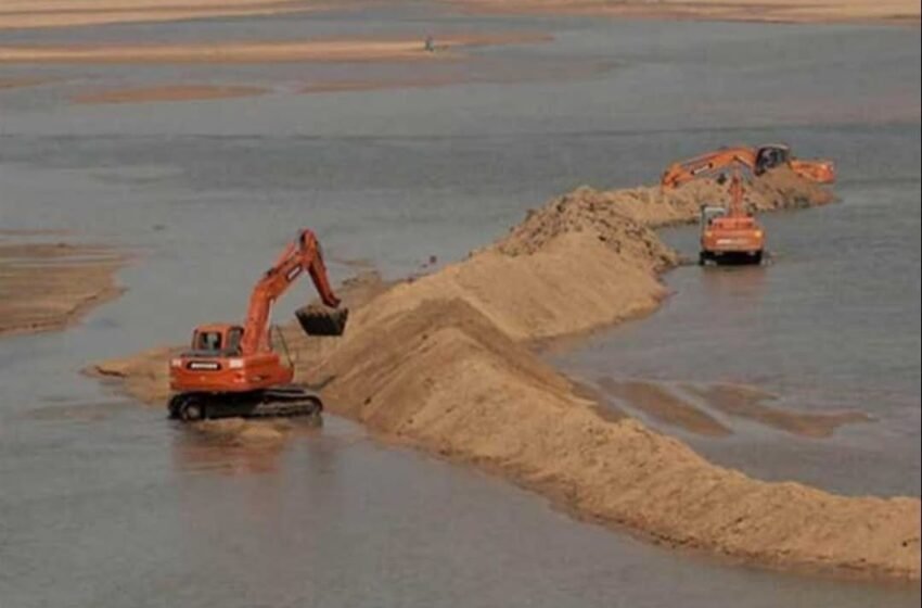  अवैध वाळू उत्खनन रोखण्यासाठीसागरी मंडळाचे अधिकार वाढवले