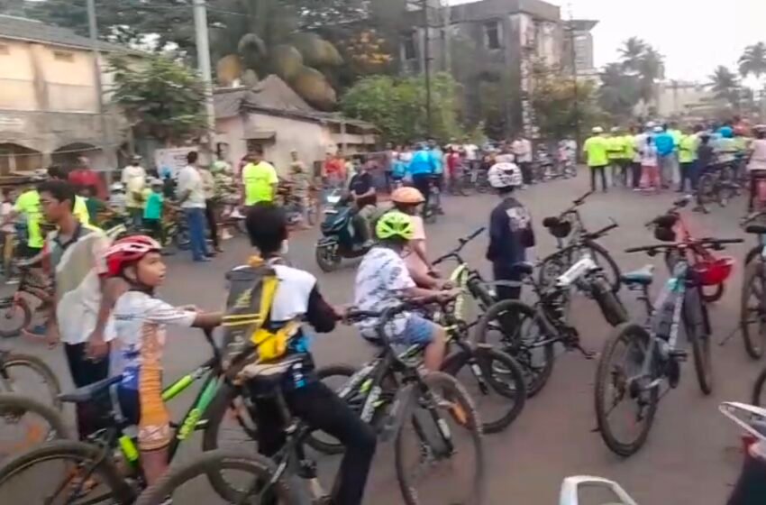  रत्नागिरीत ‘किड्स सायक्लोथॉन’साठी चिमुरड्यांचा उत्साह; सराव फेरीला पालकांसह विद्यार्थ्यांचा उदंड प्रतिसाद