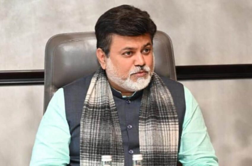  उद्योग मंत्री तथा जिल्ह्याचे पालकमंत्री डॉ. उदय सामंत जिल्हा दौऱ्यावर