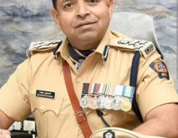  रत्नागिरीचे माजी पोलिस अधीक्षक धनंजय कुलकर्णी यांची अतिरिक्त पोलिस आयुक्तपदी बढती