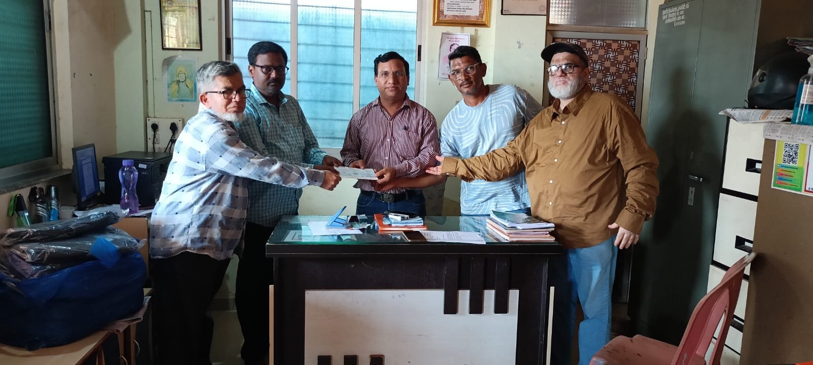 माहेर संस्था आणि एहसास ट्रस्टच्या संयुक्त विद्यमाने गरजू विद्यार्थ्यांना शैक्षणिक मदत