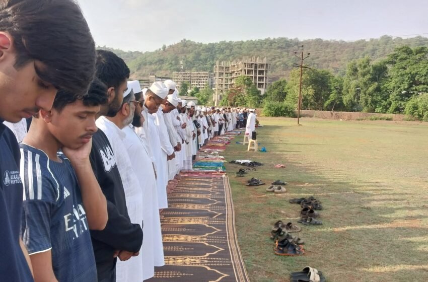  हजारो मुस्लिम बांधवाची पावसाकरीता प्रार्थना