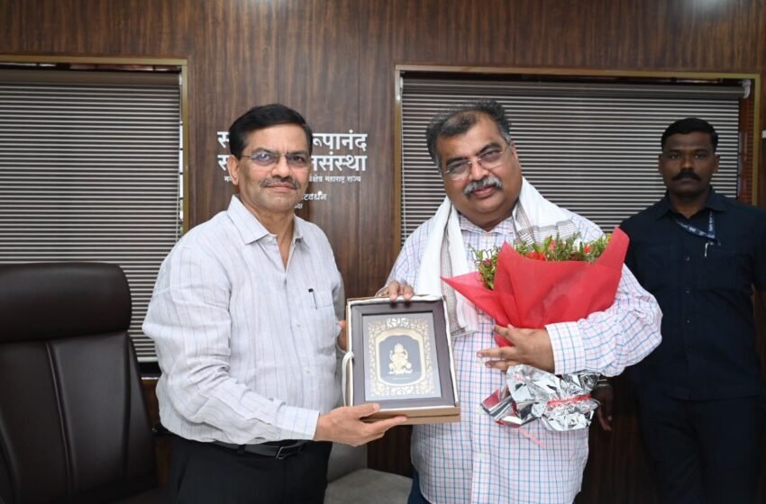  रविंद्रजी चव्हाण यांनी प्रदेश पदाधिकाऱ्यांसह स्वरूपानंद पतसंस्थेला सदिच्छा भेट देत ॲड. दीपक पटवर्धन यांचे केले कौतुकमिश्रित अभिनंदन.