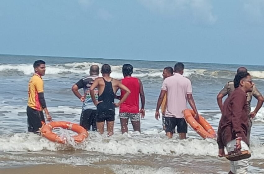 गणपतीपुळे समुद्रात ५ पर्यटक बुडाले; दोघांना वाचविण्यात यश