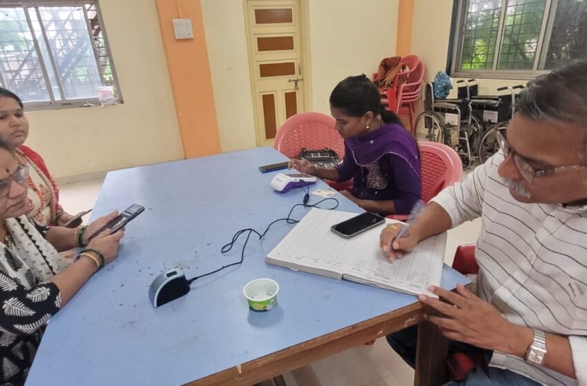  रत्नागिरीतल्या पहिल्याच NCMC स्मार्ट कार्ड शिबिराला कोकणनगर येथे उत्स्फूर्त प्रतिसाद