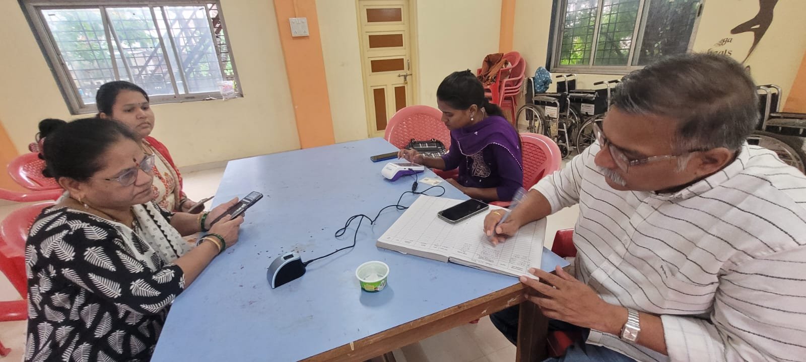 रत्नागिरीतल्या पहिल्याच NCMC स्मार्ट कार्ड शिबिराला कोकणनगर येथे उत्स्फूर्त प्रतिसाद