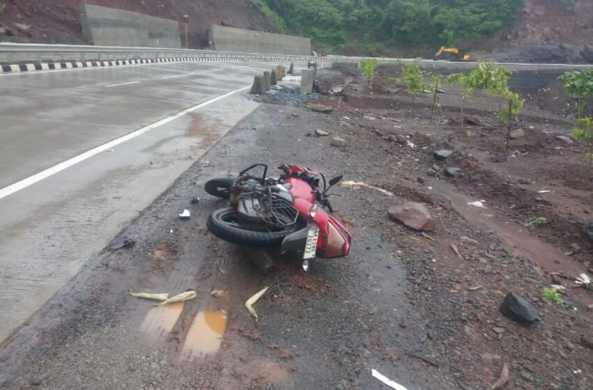 आंबा घाटात भीषण अपघातात तरुणाचा जागीच मृत्यू