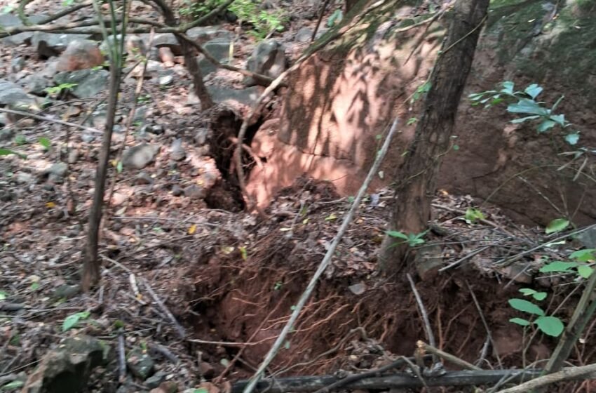  चिपळूण तिवरेवर पुन्हा दरडीचे संकट