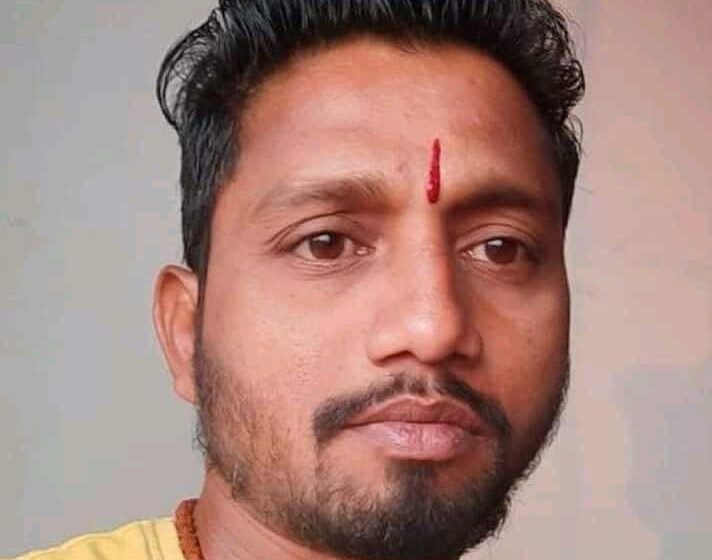  बावनदीच्या जुन्या पुलावरून तरुणाची नदीत उडी