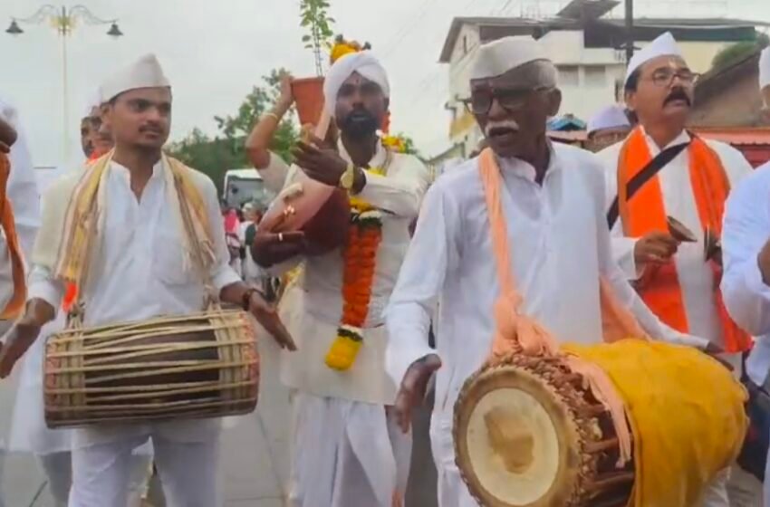  आषाढी एकादशीनिमित्त रत्नागिरीत विठूनामाचा गजर; भक्तिमय वातावरणात निघाली भव्य दिंडी