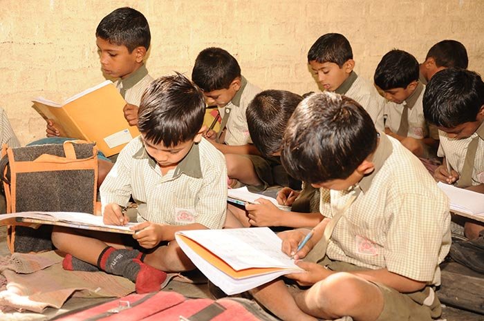  शिक्षणाच्या अधिकारासोबत ‘योग्य शिक्षणाचा अधिकार’ समाविष्ट करा