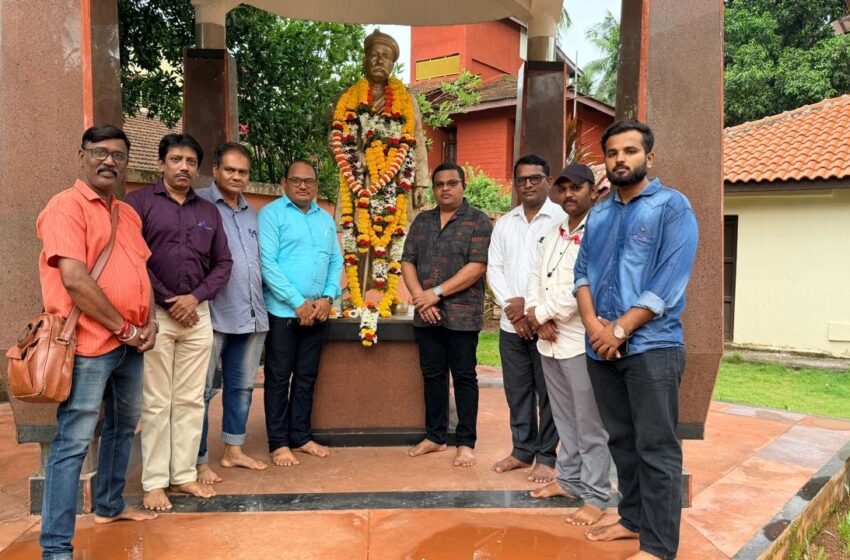  लोकमान्य टिळकांना मराठी पत्रकार परिषदेतर्फे अभिवादन