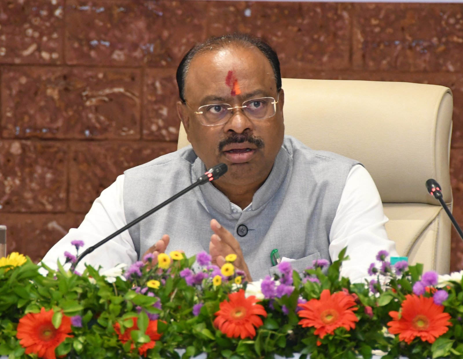 महसुली प्रकरणांतील चुका तातडीने दुरुस्त करा, अन्यथा कारवाईला सामोरे जा