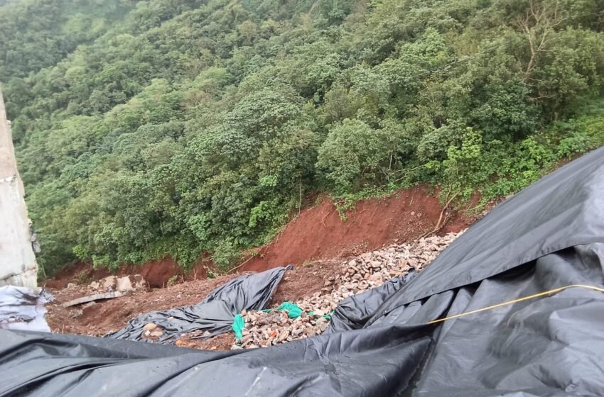  सर्व प्रकारच्या वाहतुकीसाठी आंबाघाट मार्ग बंद; एसटीच्या फेऱ्या अनुस्कुरा मार्गे वळवल्या