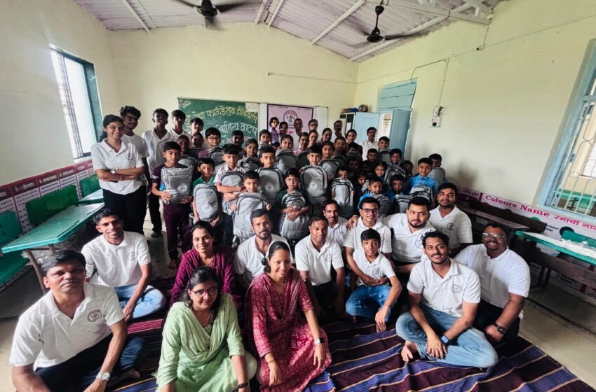  रुद्र सेवा फाऊंडेशनतर्फे कर्जतमधील जिल्हा परिषद शाळेत शालेय साहित्याचे वाटप