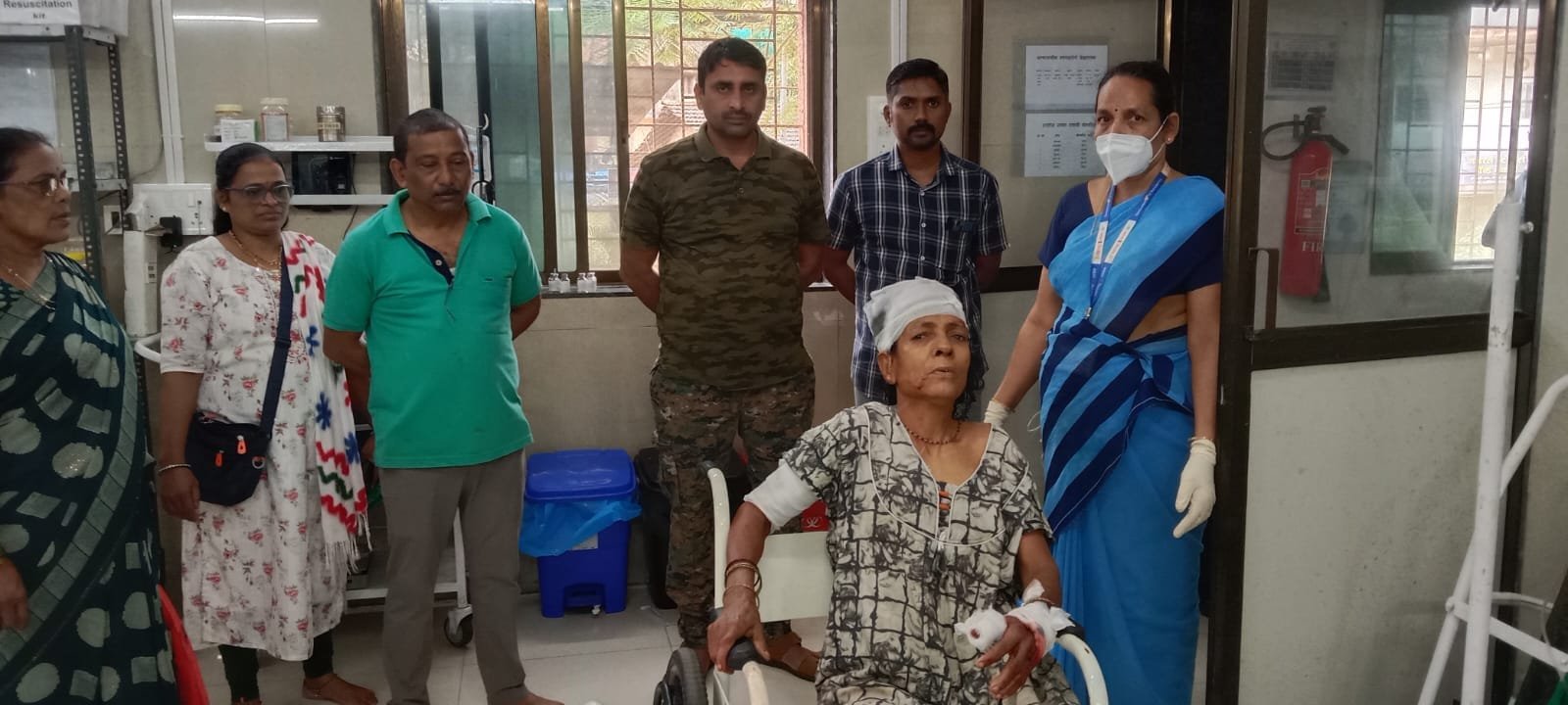 महिलेची बिबट्याशी अर्धा तास घरात झुंज, महिला गंभीर जखमी