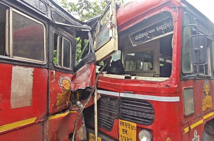  रत्नागिरी-पावस मार्गावर दोन एसटी बस- कारची धडक