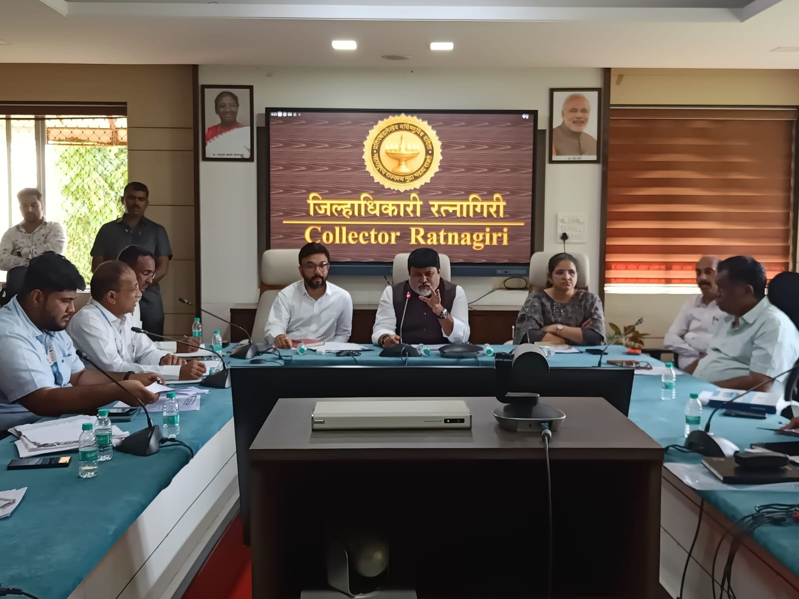जिल्ह्यातील दुष्काळी परिस्थितीवर मात करण्यासाठी प्रशासन सज्ज