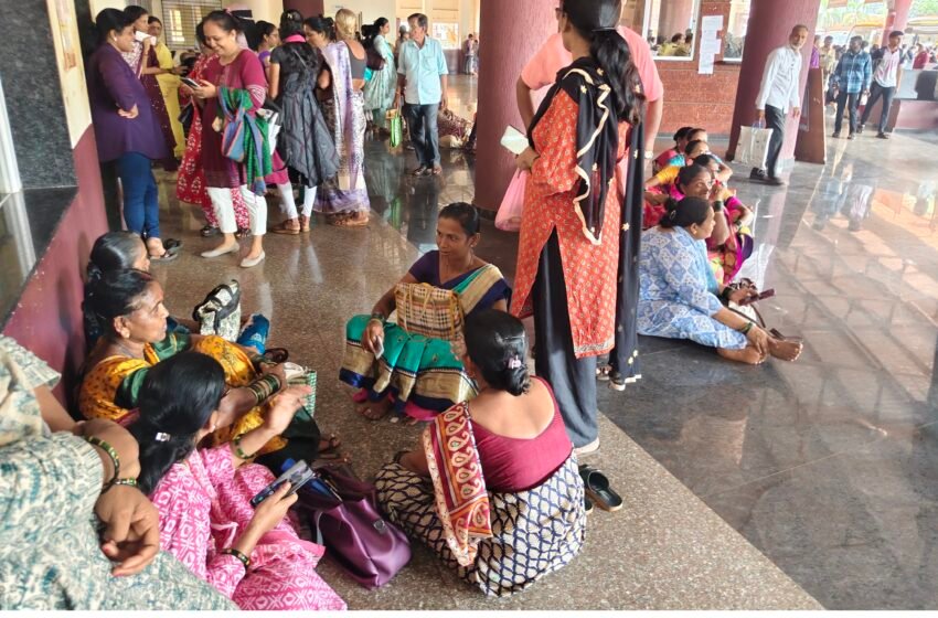  एनसीएमसी कार्ड वाटपात तांत्रिक अडचणींमुळे प्रवाशांचे प्रचंड हाल