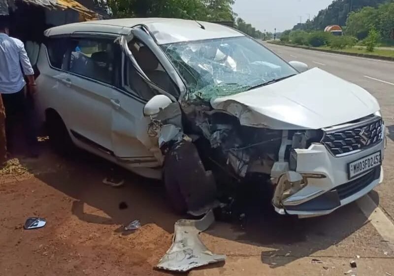  बोरघर येथे कारची जेसीबीला जोरदार धडक; युवक जखमी