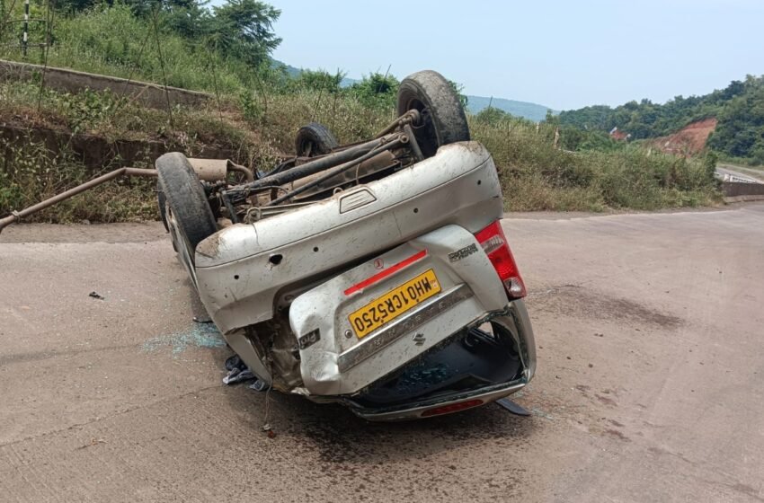  सप्तलिंगीजवळ कारचा चक्काचूर! डोंबिवलीचे दोन तरुण गंभीर जखमी, मुंबई-गोवा महामार्गावर अपघात