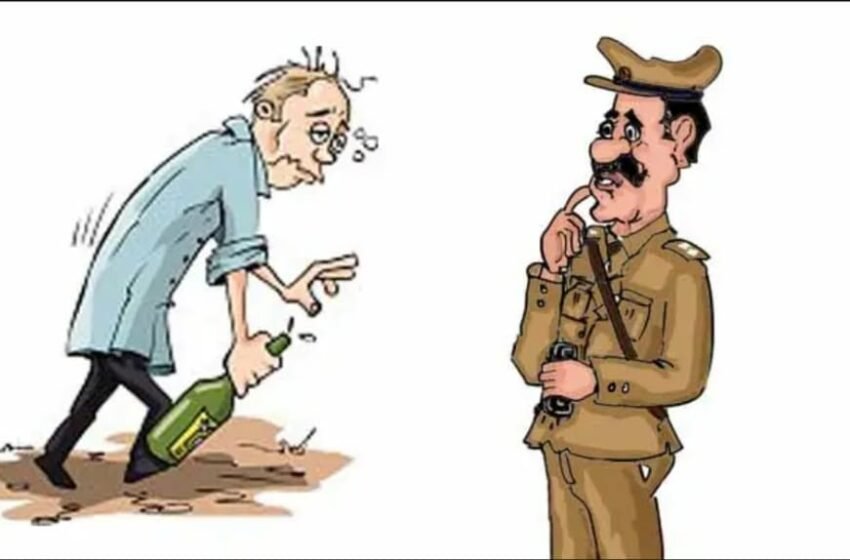  मालगुंड समुद्रकिनारी मद्यपान करणाऱ्या वृद्धाविरुद्ध गुन्हा
