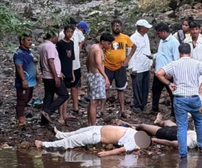  कोळंबे येथे पऱ्यामधील डोहात बुडून १६ वर्षाच्या दोन मुलांचा मृत्यू